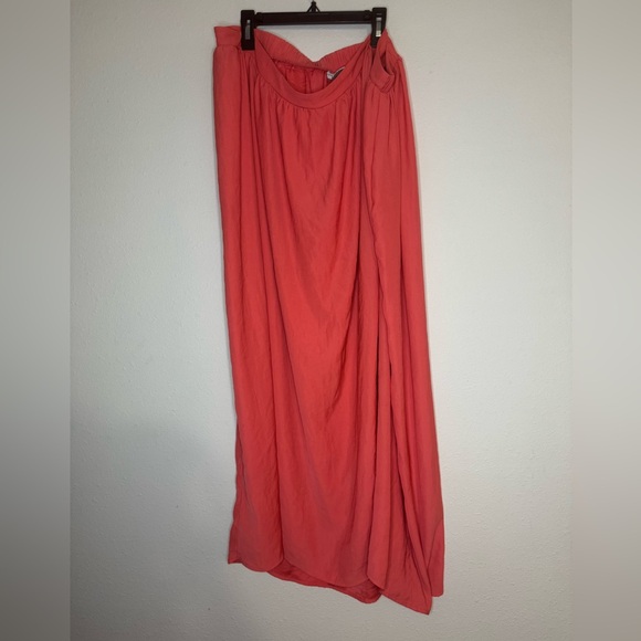 Liz Lange for target maternity maxi skirt 🛍 - Picture 1 of 2